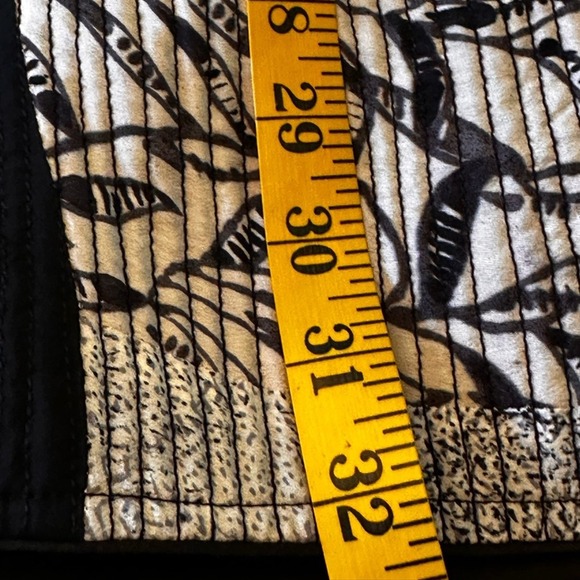 Harshita size Med black & white Quilted silk‎ geometrical design jacket - Picture 15 of 16